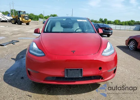 2021 Tesla Model Y z USA, uszkodzony, nr VIN 5YJYGDED5MF123334
